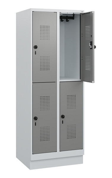 C+P Doppelstöckiger Spind Evolo PLUS, Sockel, 4 Fächer, 1630x600x500mm, 7035/000, Drehriegel, 0493205-20 S10014