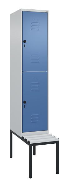 C+P Doppelstöckiger Spind Classic PLUS, Bank, 2120x400x815mm, 7035/5023, Drehriegel, mit untergebauter Sitzbank, 0803507-12 S10110