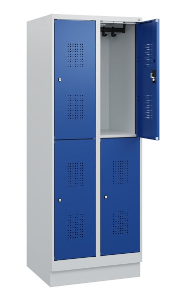C+P Doppelstöckiger Spind Evolo PLUS, Sockel, 4 Fächer, 1630x600x500mm, 7035/501, Frontfarbe RAL 5010 Enzianblau, Zylinderschloss, 0493205-20 S10029