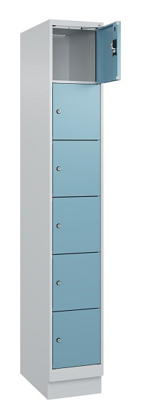 C+P Schließfachschrank Evolo PLUS, mit Sockel, 6 Fächer, 1950x300x500mm, 7035/00, Frontfarbe 2406015 RDS Architekturblau, 049020-106 S10009