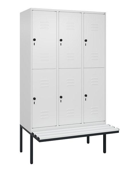 C+P Doppelstöckiger Spind Classic PLUS, 3 Abteile, 2120x1200x815mm, 9016/9016, Drehriegel, mit Untergestell und schwebender Sitzfläche, 0803407-32 S10119