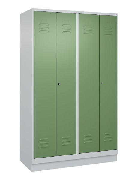 C+P Umkleidespind Classic PLUS SW, Sockel, 4 Abteile, 1950x1200x500mm, 7035/6011, Zylinderschlösser, 080022-40 S10021