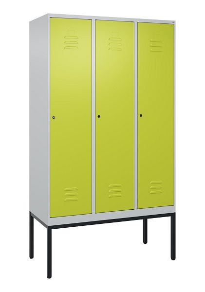 C+P Umkleidespind Classic PLUS mit Mitteltrennwand, Gestell, 3 Abteile, 2120x1200x500mm, 7035/0024, Zylinderschlösser, 0800307-32F S10025
