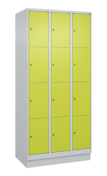 C+P Schließfachschrank Classic PLUS, Sockel, 3 Abteile mit je 4 Fächern, 1950x900x500mm, 7035/0024, 080020-304 S10010