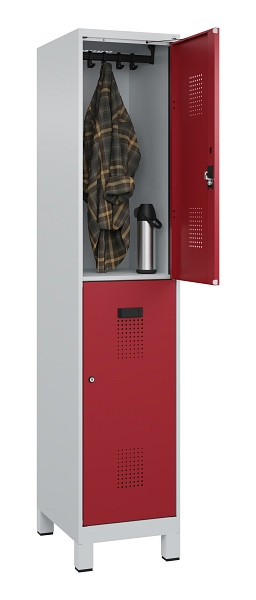 C+P Doppelstöckiger Spind Evolo PLUS, mit Füßen, 2 Fächer, 1950x400x500mm, 7035, Frontfarbe RAL 3003 Rubinrot, Zylinderschloss, 049310-12 S10031