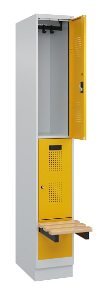 C+P Doppelstock-Spind Evolo PLUS, Bank, 2 Fächer, 1950x300x815mm, 7035/1004, Zylinderschloss, Sitzfläche Buche-Hartholz, mit Sockel, 049340-10 S10027