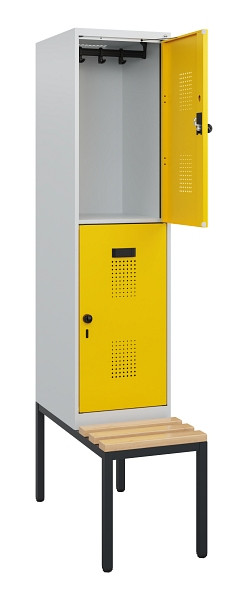C+P Doppelstöckiger Spind Evolo PLUS, Bank, 2 Fächer, 1950x400x815mm, 7035/1023, Drehriegel, Sitzfläche Buche-Hartholz, Sitzbank, 0493505-12 S10001