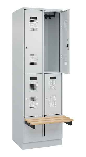 C+P Doppelstock-Spind Evolo PLUS, Bank, 4 Fächer, 1950x600x815mm, 7035/7035, Zylinderschloss, Sitzfläche Buche-Hartholz, mit Sockel, 049340-20 S10040