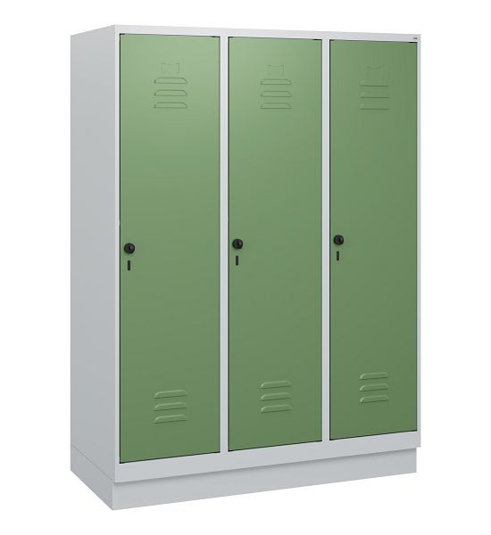 C+P Umkleidespind Classic PLUS, Sockel, 3 Abteile, 1630x1200x500mm, 7035/6011, Drehriegel, 0800205-32 S10006
