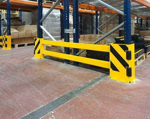 Ampere Regalschutz-Planke mit Leitrollen, ausziehbar bis 2100 mm, gelb beschichtet, mit schwarzen Streifen, 311063