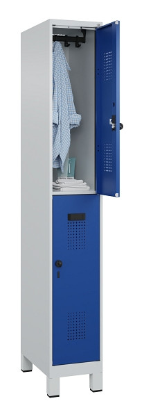 C+P Doppelstöckiger Spind Evolo PLUS, mit Füßen, 2 Fächer, 1950x300x500mm, 7035, Frontfarbe RAL 5010 Enzianblau, Drehriegel, 049310-10 S10006