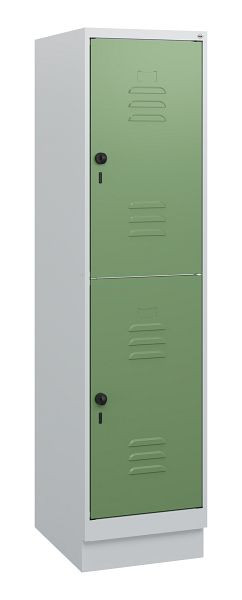 C+P Doppelstöckiger Spind Classic PLUS, Sockel, 1630x400x500mm, 7035/6011, Drehriegel, 0803205-12 S10006