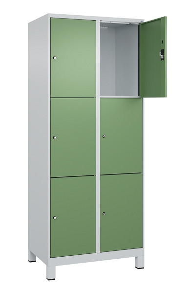 C+P Schließfachschrank Evolo PLUS, mit Füßen, 6 Fächer, 1950x800x500mm, 7035/60, Frontfarbe RAL 6011 Resedagrün, 049010-223 S10010