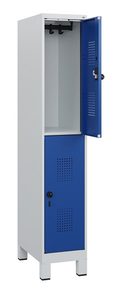 C+P Doppelstöckiger Spind Evolo PLUS, Füße, 2 Fächer, 1630x300x500mm, 7035/5010, Drehriegel, 0493105-10 S10006