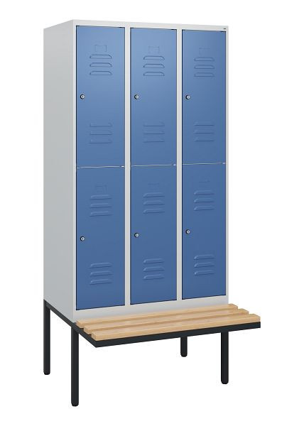 C+P Doppelstöckiger Spind Classic PLUS, 3 Abteile, 1950x900x815mm, 7035/5023, Zylinderschlösser, Buche-Sitzleisten, Sitzfläche, 0803405-30 S10035