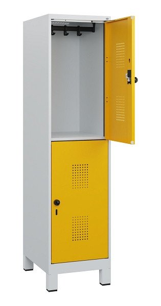 C+P Doppelstöckiger Spind Evolo PLUS, Füße, 2 Fächer, 1630x400x500mm, 7035/1004, Drehriegel, 0493105-12 S10000