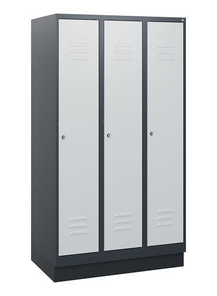 C+P Umkleidespind Classic PLUS, Sockel, 3 Abteile, 1630x900x500mm, 7016/7035, Zylinderschlösser, 0800205-30 S10028
