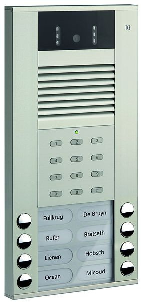 TCS Video-Außenstation mit 130-Grad-Kamera Serie AVE mit 8 Klingeltasten (rechts-/linksbündig) mit integriertem Codeschloss, AP silber, AVE54083-0010