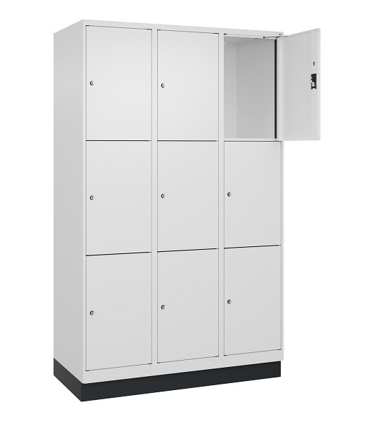 C+P Schließfachschrank Evolo PLUS, mit Sockel, 9 Fächer, 1950x1200x500mm, 9016/9, 049020-323 S10020