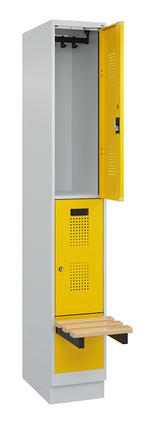 C+P Doppelstock-Spind Evolo PLUS, Bank, 2 Fächer, 1950x300x815mm, 7035/1023, Zylinderschloss, Sitzfläche Buche-Hartholz, mit Sockel, 049340-10 S10028