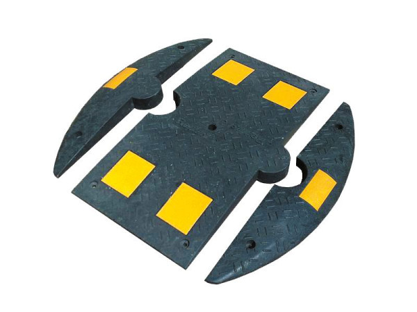 Schake Bodenschwelle aus Gummi schwarz mit gelben Markierungen, 50mm Hoch, 800mm Überfahrlänge, Mittelstück, B: 400 mm, 3393-55