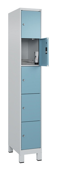 C+P Schließfachschrank Evolo PLUS, mit Füßen, 5 Fächer, 1950x300x500mm, 7035/00, Frontfarbe 2406015 RDS Architekturblau, 049010-105 S10009