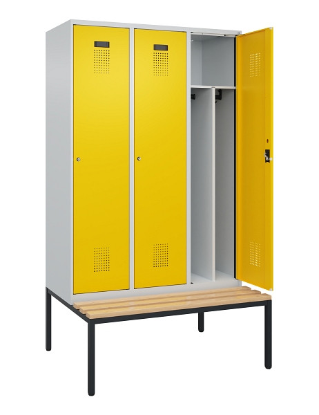C+P Spind Evolo PLUS, 3 Abteile, 2120x1200x815mm, 7035/1023, Haken 4, Zylinderschloss, Sitzfläche Buche-Hartholz, Sitzbank, Trennwand, 0490507-32F S10028