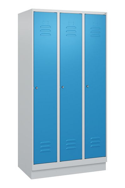 C+P Umkleidespind Classic PLUS, Sockel, 3 Abteile, 1800x900x500mm, 7035/5012, Zylinderschlösser, 0800207-30 S10019