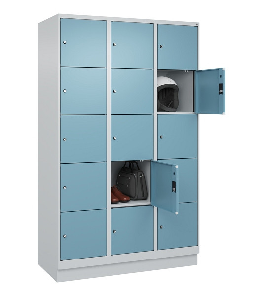 C+P Schließfachschrank Evolo PLUS, mit Sockel, 15 Fächer, 1950x1200x500mm, 7035/2406015 RDS Architekturblau, 049020-325 S10009