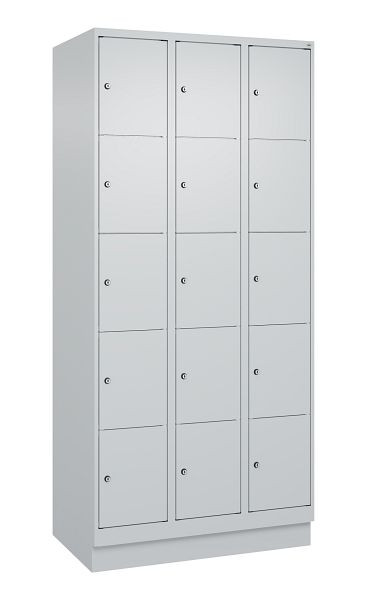 C+P Schließfachschrank Classic PLUS, Sockel, 3 Abteile mit je 5 Fächern, 1950x900x500mm, 7035/7035, 080020-305 S10009