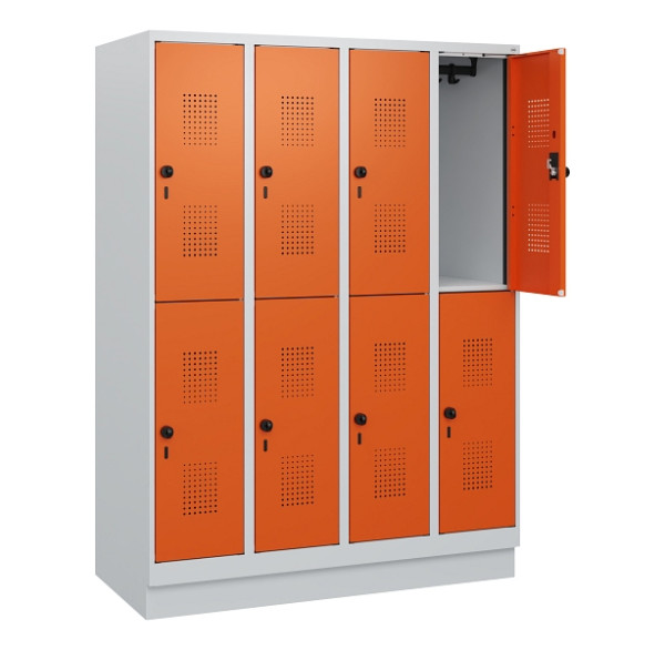 C+P Doppelstöckiger Spind Evolo PLUS, Sockel, 8 Fächer, 1630x1200x500mm, 7035/20, Drehriegel, 0493205-40 S10002