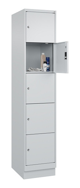 C+P Schließfachschrank Evolo PLUS, mit Sockel, 5 Fächer, 1950x400x500mm, 7035/70, Frontfarbe RAL 7035 Lichtgrau, 049020-125 S10013