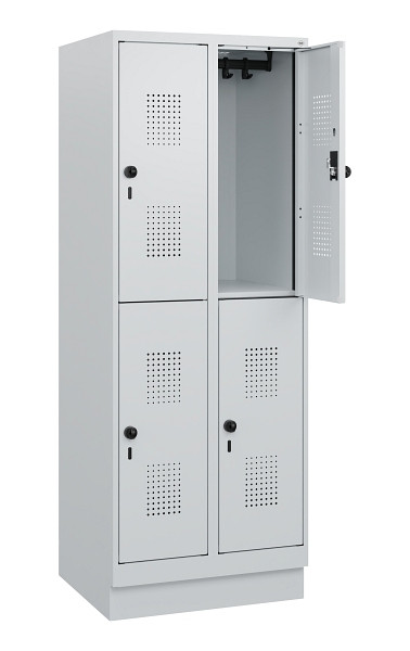 C+P Doppelstöckiger Spind Evolo PLUS, Sockel, 4 Fächer, 1630x600x500mm, 7035/703, Drehriegel, 0493205-20 S10013