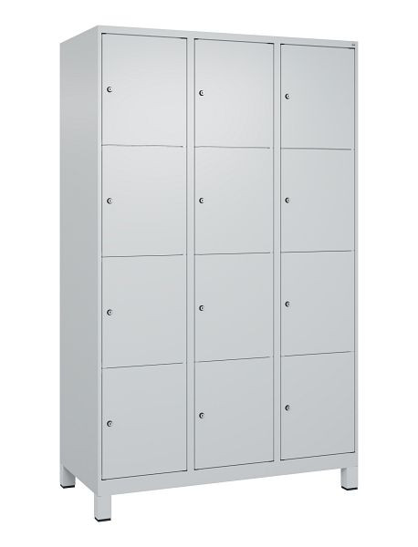 C+P Schließfachschrank Classic PLUS, Füße, 3 Abteile mit je 4 Fächern, 1950x1200x500mm, 7035/7035, 080010-324 S10009