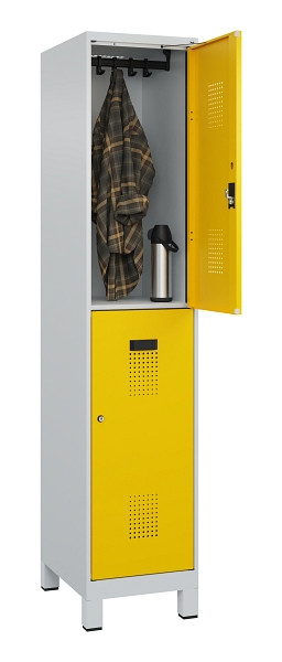 C+P Doppelstöckiger Spind Evolo PLUS, mit Füßen, 2 Fächer, 1950x400x500mm, 7035, Frontfarbe RAL 1023 Verkehrsgelb, Zylinderschloss, 049310-12 S10028