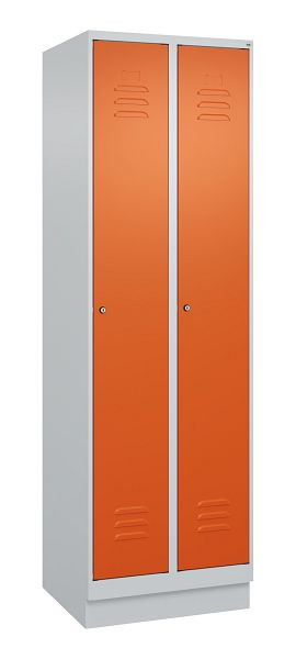 C+P Umkleidespind Classic PLUS, Sockel, 2 Abteile, 1950x600x500mm, 7035/2004, Zylinderschlösser, 080020-20 S10032