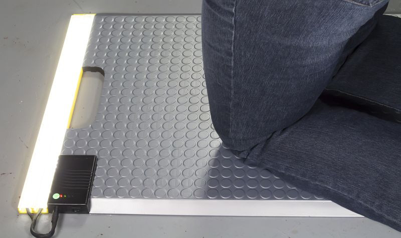 Ergomat Tragbare "Knie"-LED Matte Weiß, LED-INDPortable-W