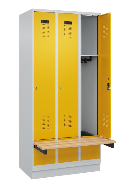 C+P Spind Evolo PLUS, 3 Abteile, 1950x900x815mm, 7035/1004, Zylinderschloss, Sitzfläche Holz, mit Sockel, 049040-30 S10027