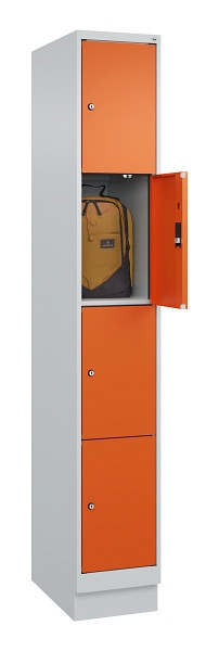 C+P Schließfachschrank Evolo PLUS, mit Sockel, 4 Fächer, 1950x300x500mm, 7035/20, 049020-104 S10002