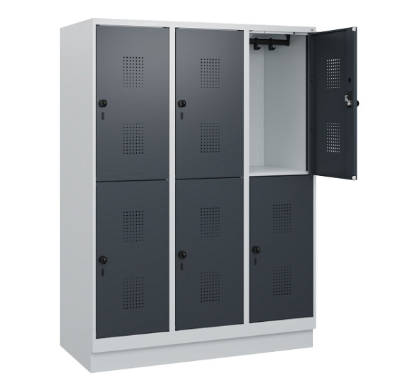 C+P Doppelstöckiger Spind Evolo PLUS, Sockel, 6 Fächer, 1630x1200x500mm, 7035/70, RAL 7016 Anthrazitgrau, Drehriegel, 0493205-32 S10012