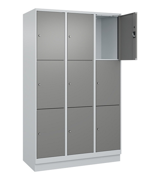 C+P Schließfachschrank Evolo PLUS, mit Sockel, 9 Fächer, 1950x1200x500mm, 7035/0, Frontfarbe 0005000 RDS Stahlgrau, 049020-323 S10014