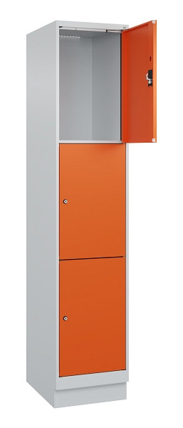 C+P Schließfachschrank Evolo PLUS, mit Sockel, 3 Fächer, 1950x400x500mm, 7035/20, 049020-123 S10002