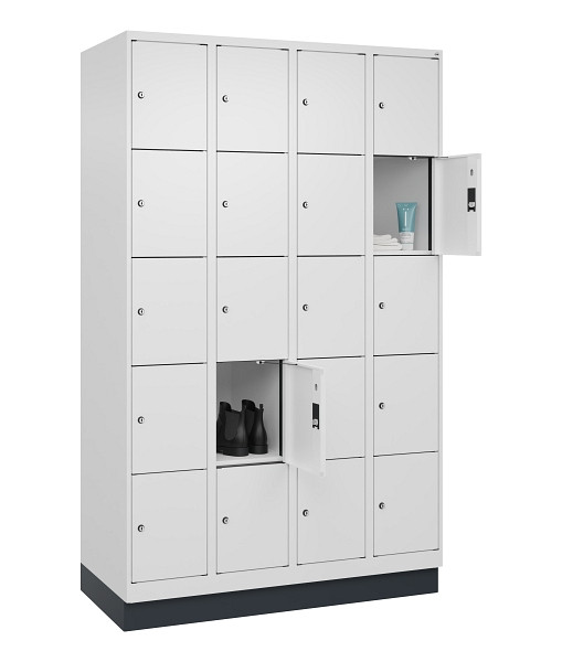 C+P Schließfachschrank Evolo PLUS, mit Sockel, 20 Fächer, 1950x1200x500mm, 9016/9016 Verkehrsweiß, 049020-405 S10020