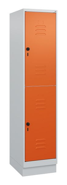 C+P Doppelstöckiger Spind Classic PLUS, Sockel, 1800x400x500mm, 7035/2004, Drehriegel, 0803207-12 S10060