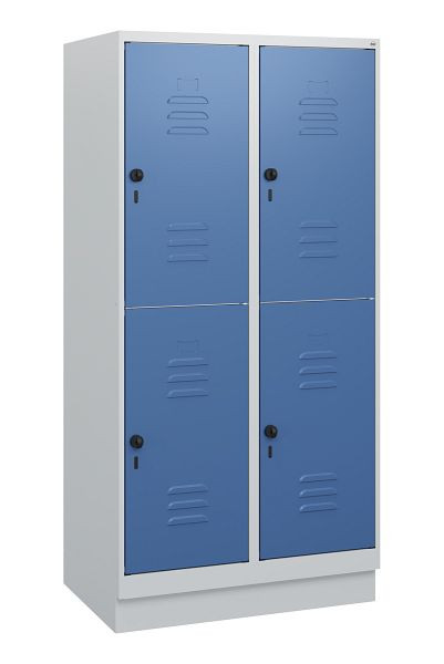 C+P Doppelstöckiger Spind Classic PLUS, Sockel, 2 Abteile, 1630x800x500mm, 7035/5023, Drehriegel, 0803205-22 S10005