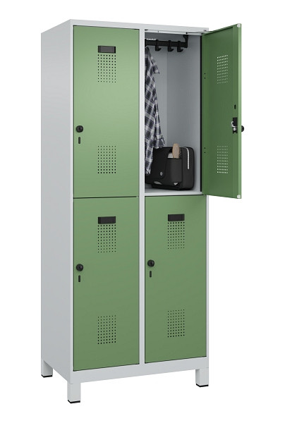 C+P Doppelstöckiger Spind Evolo PLUS, mit Füßen, 4 Fächer, 1950x800x500mm, 7035, Frontfarbe RAL 6011 Resedagrün, Drehriegel, 049310-22 S10010