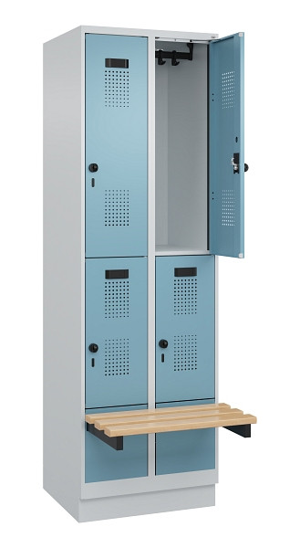 C+P Doppelstock-Spind Evolo PLUS, Bank, 4 Fächer, 1950x600x815mm, 7035/0010, Drehriegel, Sitzfläche Buche-Hartholz, mit Sockel, 049340-20 S10009