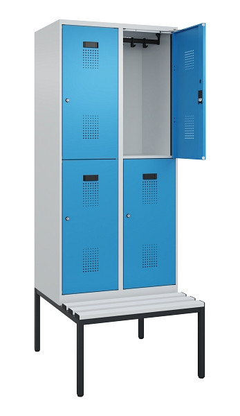 C+P Doppelstock-Spind Evolo PLUS, Bank, 4 Fächer, 2120x800x815mm, 7035/5012, Zylinderschloss, Sitzfläche Kunststoff, Sitzbank, 0493507-22 S10115