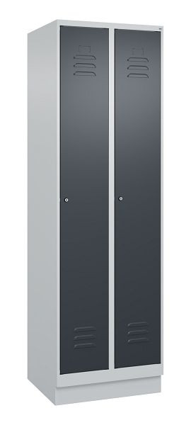 C+P Umkleidespind Classic PLUS, Sockel, 2 Abteile, 1950x600x500mm, 7035/7016, Zylinderschlösser, 080020-20 S10023