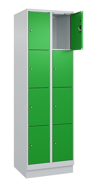 C+P Schließfachschrank Evolo PLUS, mit Sockel, 8 Fächer, 1950x600x500mm, 7035/60, Frontfarbe RAL 6037 Reingrün, 049020-204 S10011